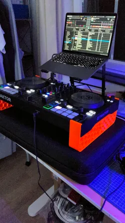 Native Instrument Kontrol S2 MK3 Ultra Light Stand