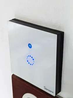 Switch Sonoff T4EU1C wall mount