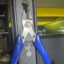 Snips mount for pallet racking