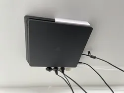 PS4 slim wallmount