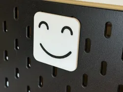 Cara sonriente feliz para diseño de ajuste a presión Skadis - Modelo de impresión 3D gratuito