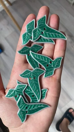 Lothlorien leaf button
