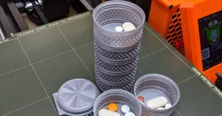 Vase mode stacking pill pots