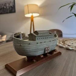 Noah’s Ark with base