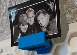 Photo holder for honeycomb wall