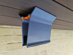 Laptop vertical gravity dock