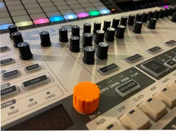 KNOBS FOR BEHRINGER RD-9
