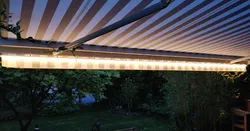 Halter für Philips Outdoor Lightstrip an warema Markise