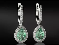 Stylish earrings with diamonds and pear 746