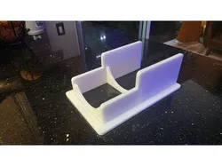 Automatic fish food feeder guard with food dispensor