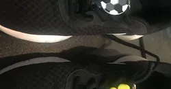 Magnetic Shoelaces