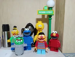 Sesame Street Giant Minifig Set