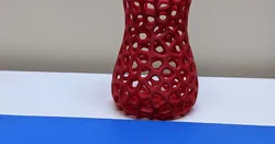Vase-like pen/pencil holder With Voronoi pattern
