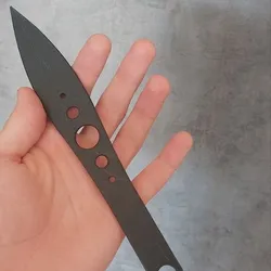 Throwing knife