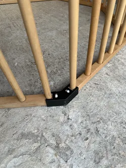 Playpen replacement bracket / feet