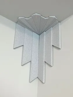 Chunky Art Deco Corner and Ceiling Piece