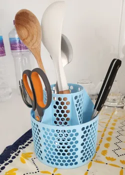 Utensil dryer basket