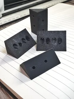 Corner brace to increase structural strenght of a cabinet