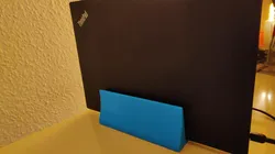 Simple laptop stand