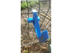 Solid Mesh Fixing /// Grillage Solide Fixation