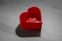 Heart-shaped trinket bowl