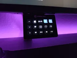 Stream Deck "floating" Mount
