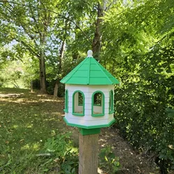 Bird feeder