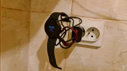 Minimalistic Universal Galaxy Watch Charger Holder