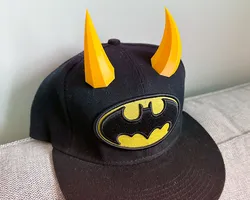 Lowpoly evil horns for your hat, now with screws !
