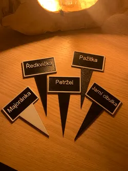 zahradní popisky