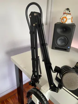 Boom arm 8mm Cable Clip