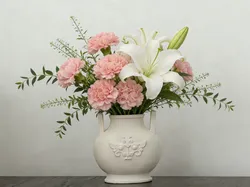 青铜器时代 雕花双耳罐子 花瓶
