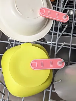 Dish Digit: the dishwasher hold-down finger