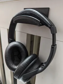 Bose QC35 Headphones holder (without holes)