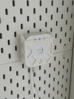 Skadis Hue Hub Mount with Diffused Lighting