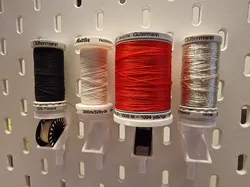 SKADIS BERNINA bobbin and thread spool holder - Faden und Näh-Spule