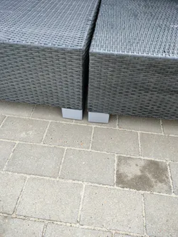 Feet for lounge set