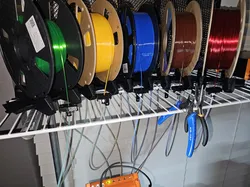 Filament Guide for Rubbermaid Shelf