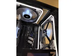 Phanteks Neon RGB LED Strip Mounts for 120mm and 140mm Fans