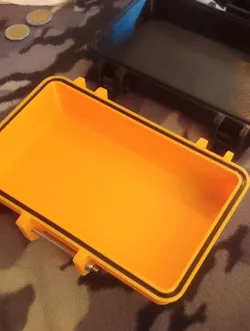 Drill bit case seal
