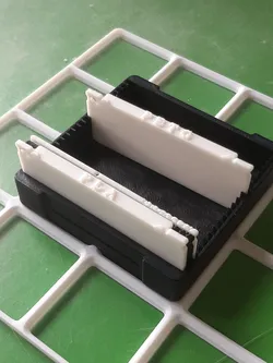 Gridfinity 2x2 Filament Swatches Container with Lid