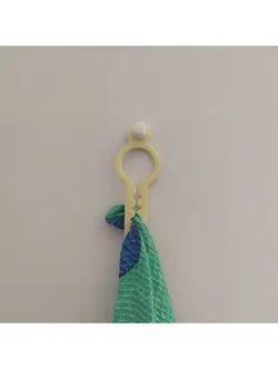 Clip for garbage bags, towels, packages