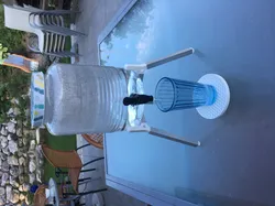 drinks dispenser stand