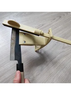 Simple supportless knife sharpening jig