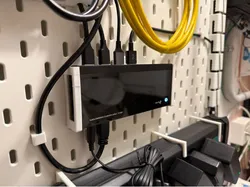 Ikea Skadis mount for TP-Link 7-port USB hub (UH720)