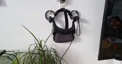 Oculus Quest hanger