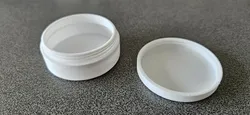 Runde Dose mit Gewinde / Round box with thread