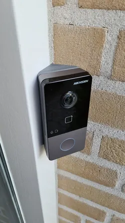 Hikvision DS-KV6113 doorbell bracket (45 degrees)
