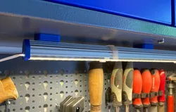 Magnetic holder for T-nut profiles (Magnethalter für T-Nut Profile)