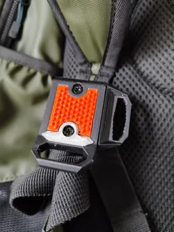 Backpack buckle with screws V5